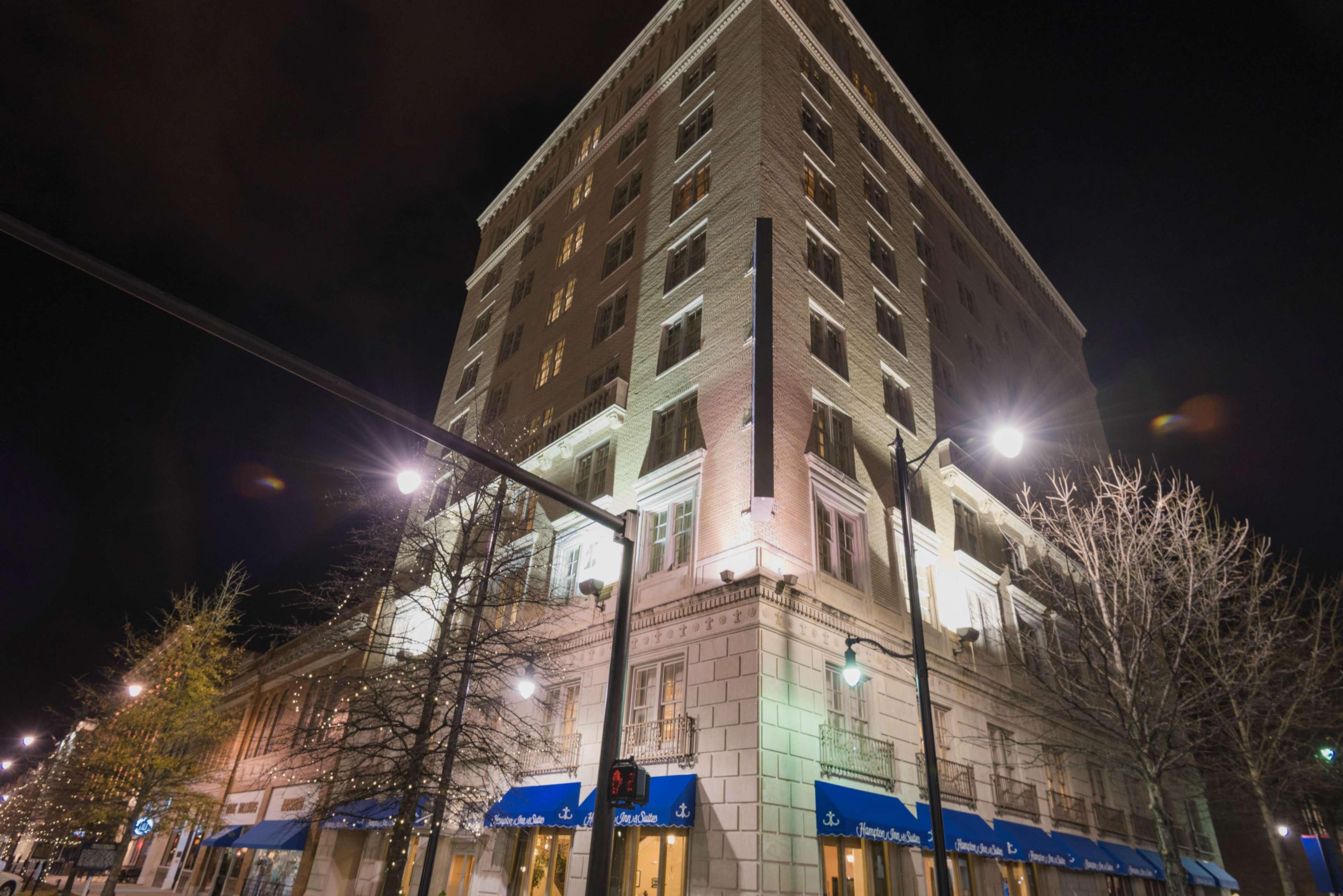 Hampton Inn & Suites Montgomery-Downtown Exterior photo